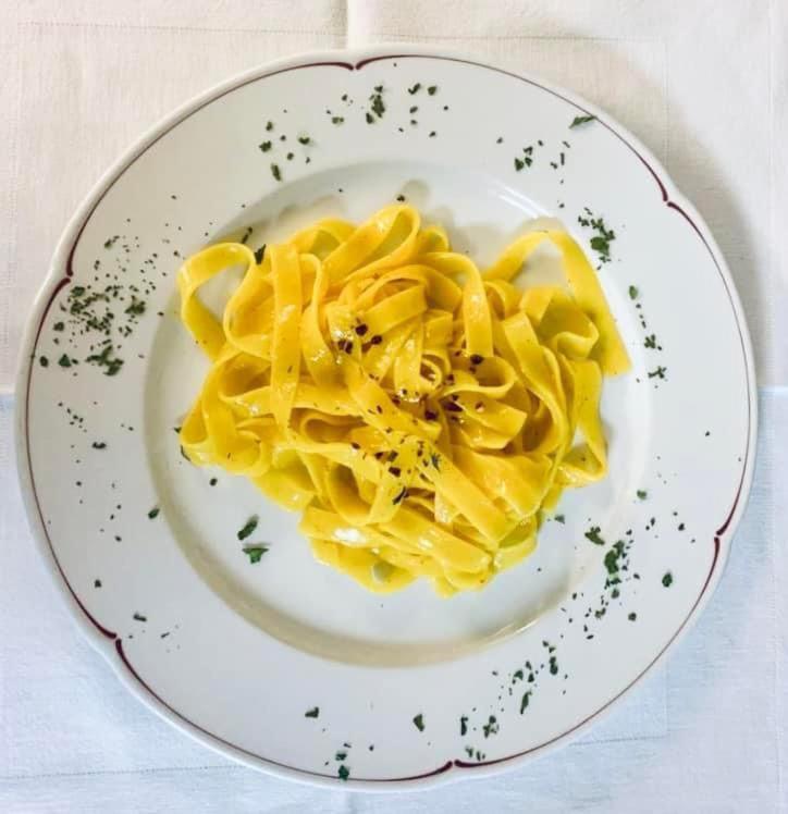 Отель Ristorante Della Stazione Тегна Экстерьер фото