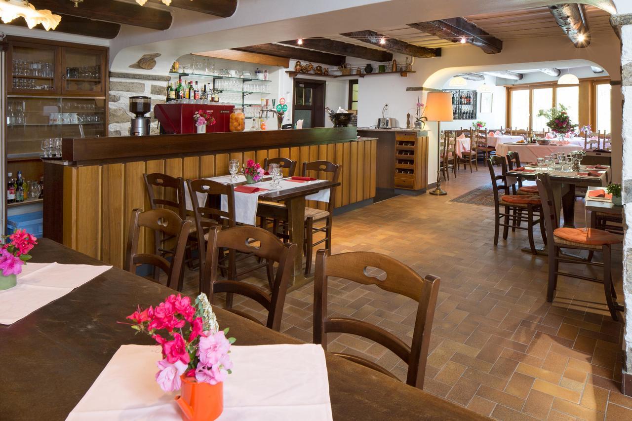 Отель Ristorante Della Stazione Тегна Экстерьер фото